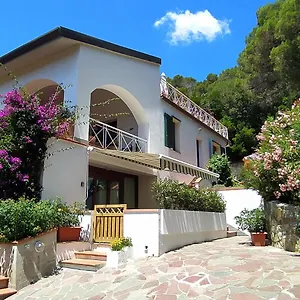 Casa vacanze Tra Mare E Bosco Nella Splendida, Quercianella